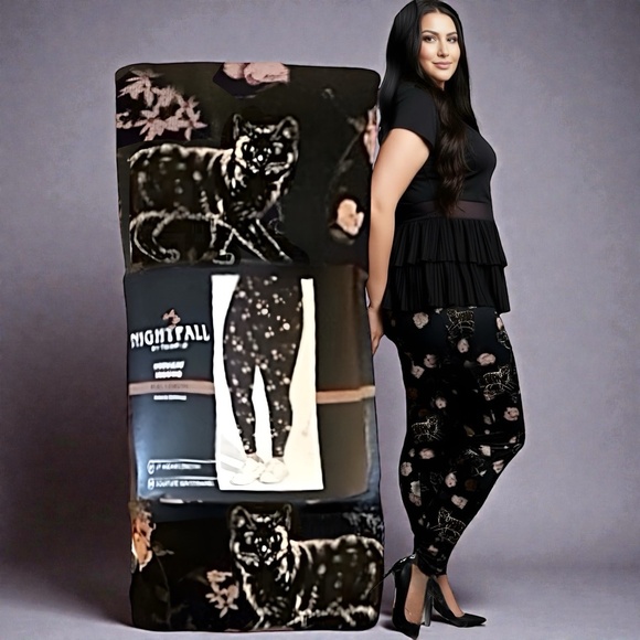 TORRID Cat Floral Nightfall Deep Black Full Length Legging NWT Size 4X - Picture 3 of 16